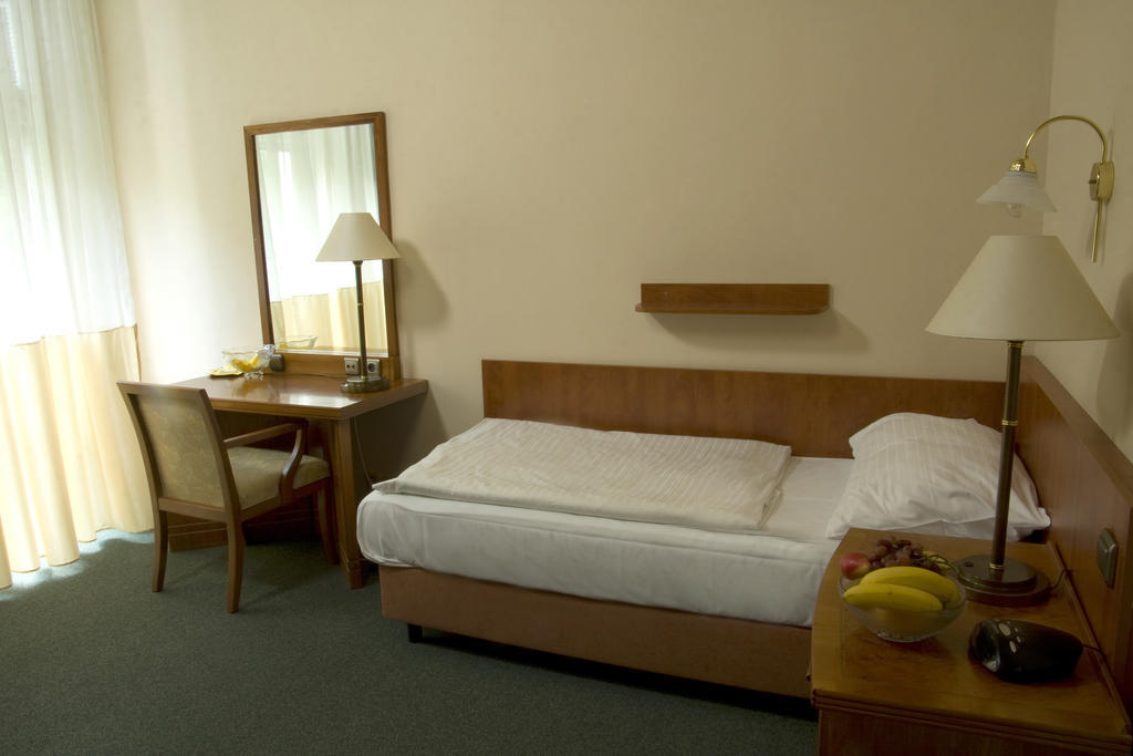 Dr. Adler Spa & Kurhotel ฟรันทิชโกวี ลาซเน ห้อง รูปภาพ